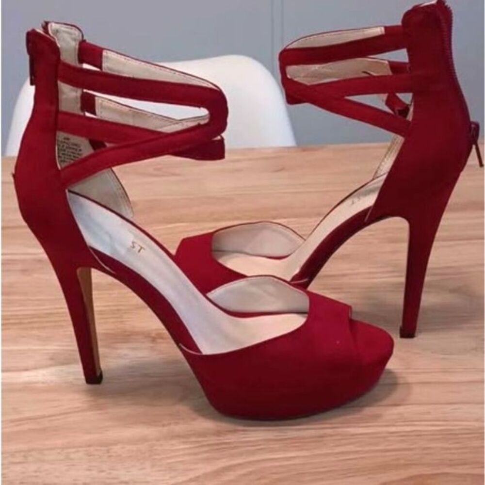 Nine West Red Heels Suede Women's Size 6